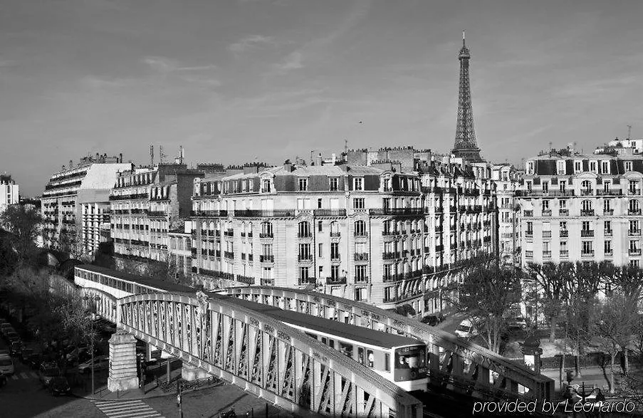 Hotel First Tour Eiffel