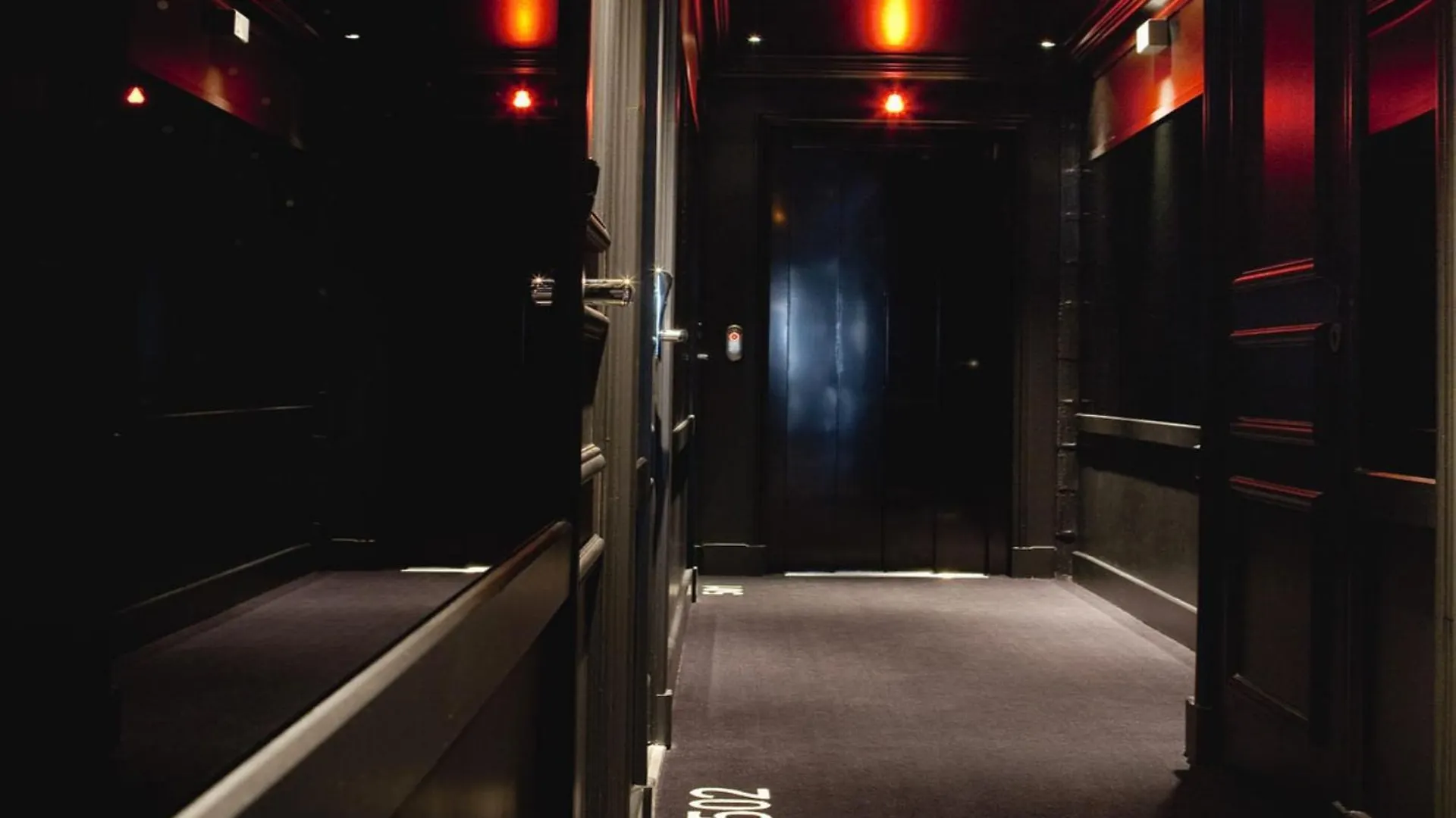 Hotel First Tour Eiffel 4*