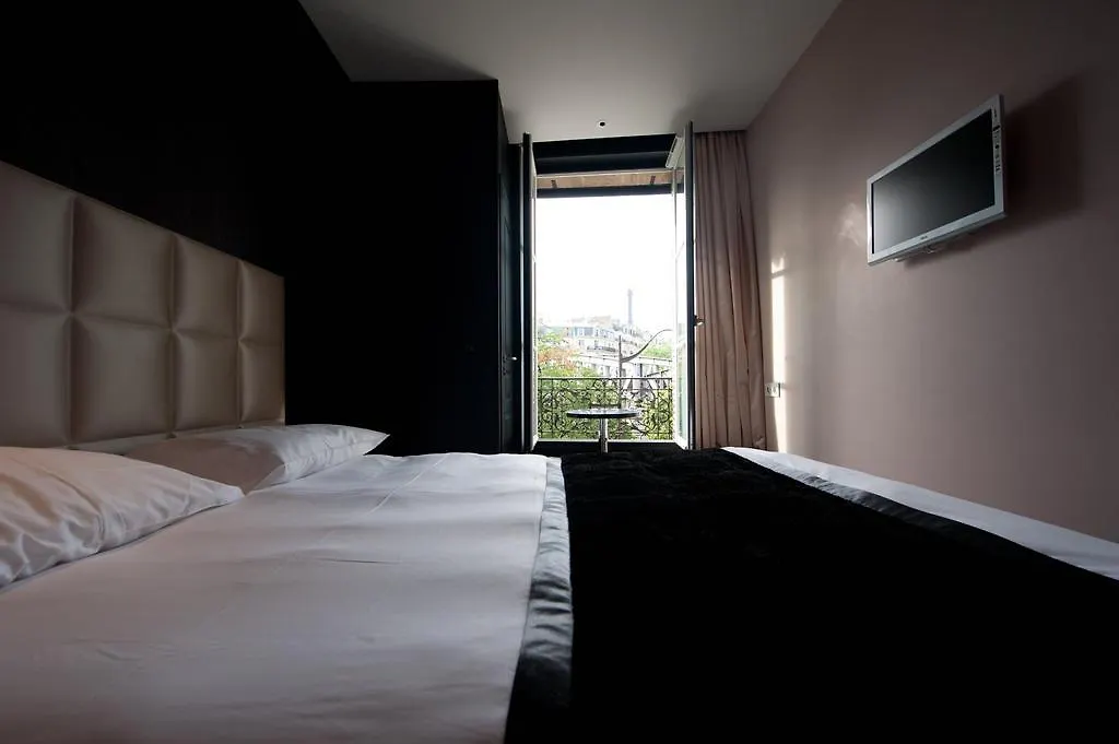 Hotel First Tour Eiffel Parigi