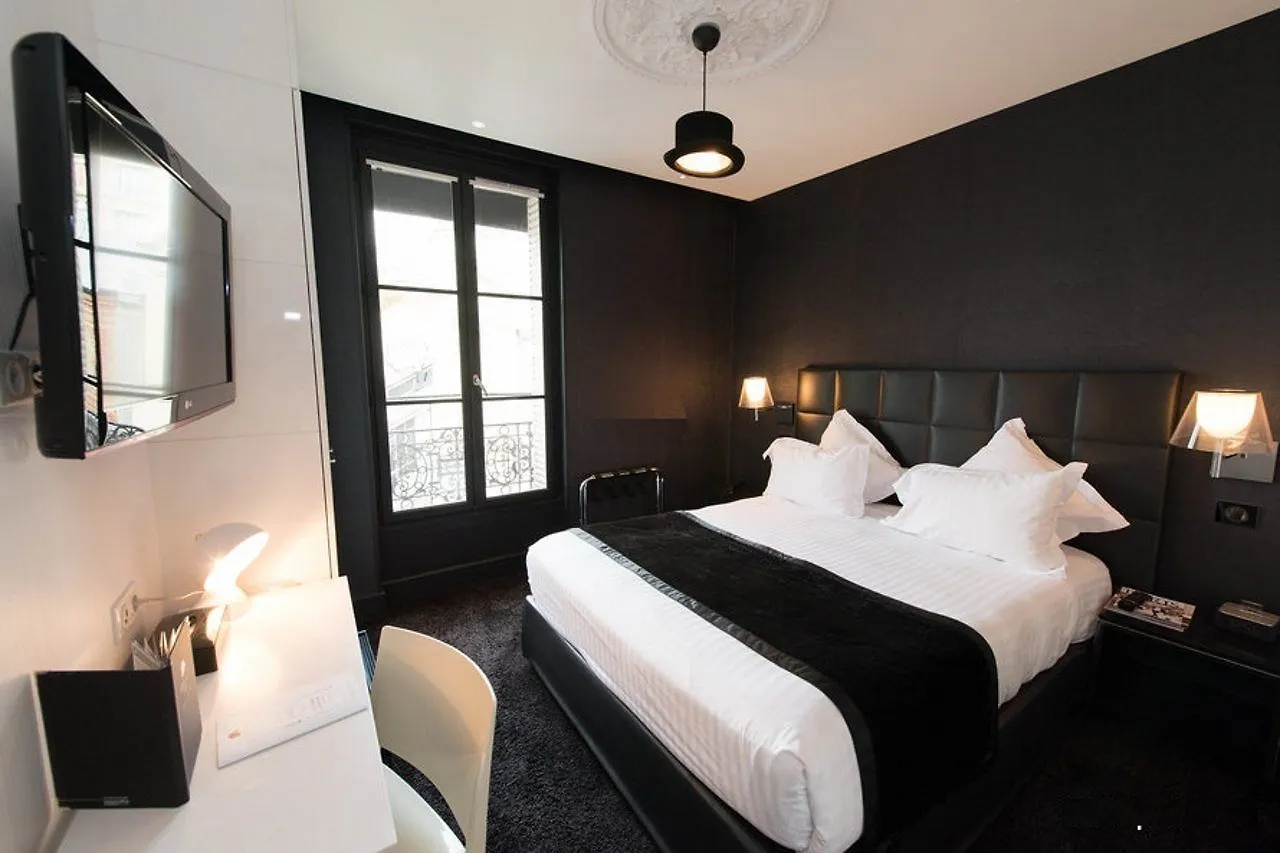First Tour Eiffel Hotel
